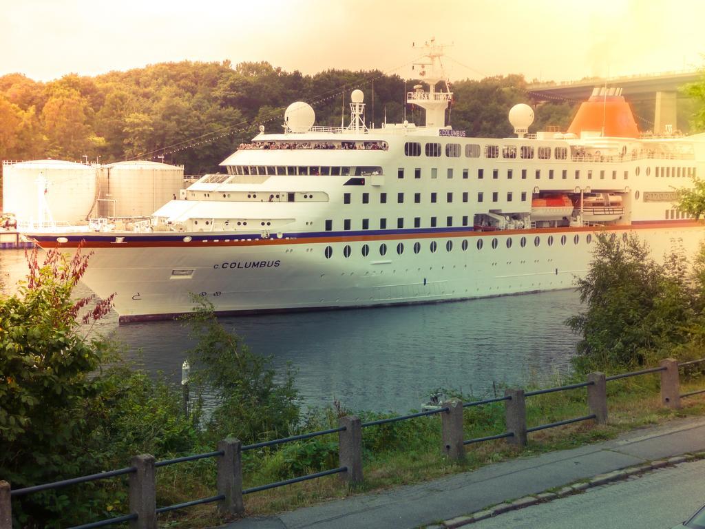 Hotel Waffenschmiede Kiel Exterior foto